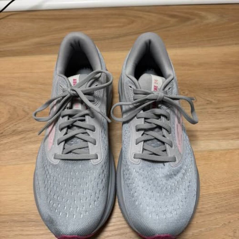 Brooks Adrenaline GTS 24 Running Shoes women’s 9.5